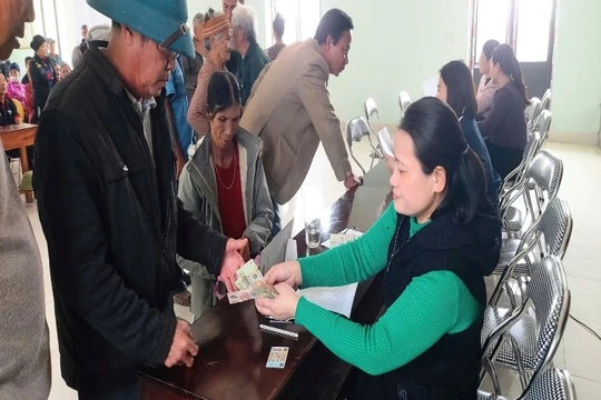 Xã Yên Trường: Gần 2.400 người được nhận quà của Đảng, Nhà nước