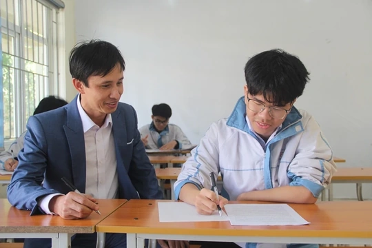 Gặp gỡ Lê Duy Khánh - Thủ khoa toàn quốc trong kỳ thi Học sinh giỏi quốc gia