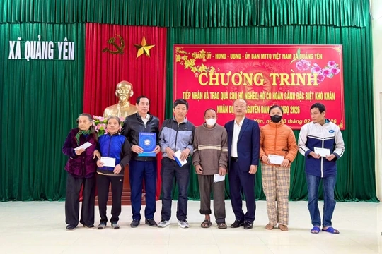 Hiệp hội Doanh nghiệp tỉnh trao nhiều phần quà Tết đến người dân khó khăn