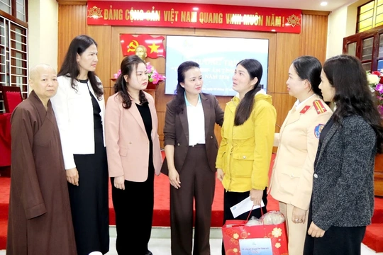 Gần 6 tỷ đồng tặng quà, mô hình sinh kế cho hội viên, phụ nữ