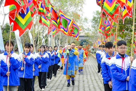 Tái hiện lễ thượng nêu, gìn giữ hồn Tết Việt tại Thành Nhà Hồ