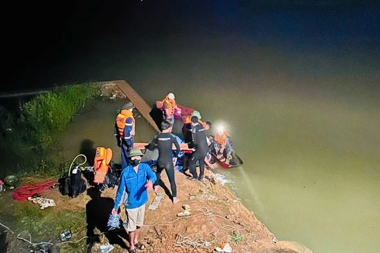 Tìm thấy nạn nhân mất tích sau tai nạn ô tô lao xuống sông