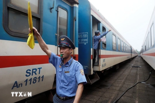 Ngành đường sắt tăng chuyến phục vụ giỗ Tổ và lễ 30/4-1/5