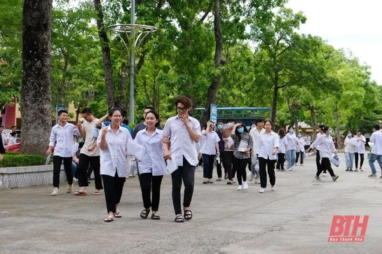 Kỳ thi tốt nghiệp THPT 2022:  Đề thi môn Ngữ văn đúng cấu trúc, không thách thức, đánh đố