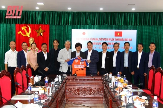 Đẩy mạnh hợp tác phát triển bóng đá chuyên nghiệp giữa hai tỉnh Thanh Hóa và Niigata (Nhật Bản)