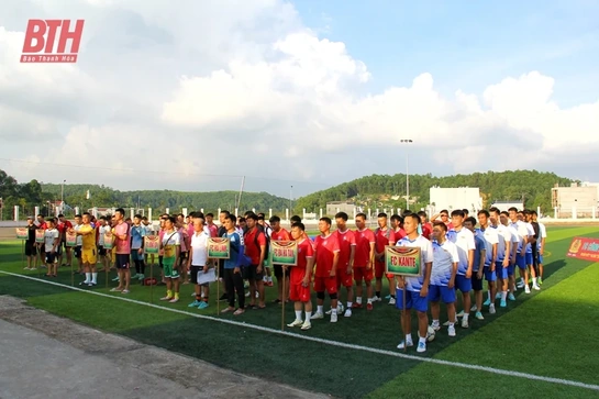Khởi tranh Giải bóng đá các CLB huyện Hà Trung 
