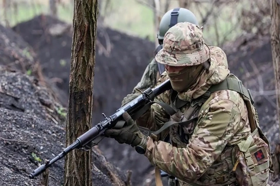 Nga xuyên thủng phòng tuyến của Ukraine