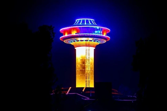 “Cánh cửa lên mây”