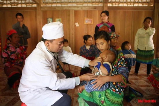 Bệnh viện Tim Hà Nội triển khai khám chữa bệnh miễn phí tại xã Tam Chung