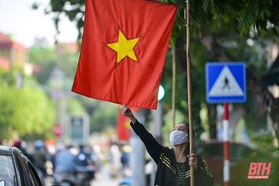 TP Thanh Hóa rực rỡ cờ đỏ, băng rôn chào mừng các ngày lễ lớn của đất nước