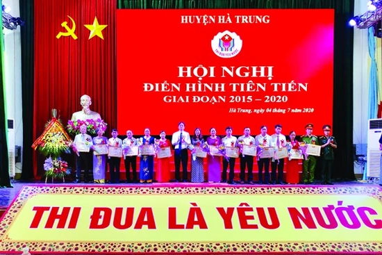 Đẩy mạnh phong trào thi đua “Đoàn kết sáng tạo, nâng cao năng suất, chất lượng, hiệu quả, hội nhập quốc tế”