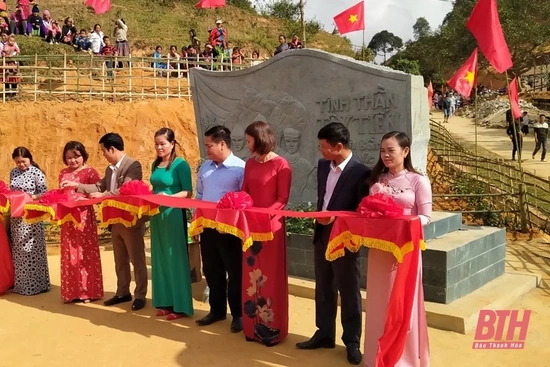 Khánh thành Bia lưu niệm Tây Tiến ở Sài Khao