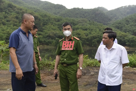 Một cơ sở sản xuất lâm sản ở Bá Thước thừa nhận xả thải gây ô nhiễm nguồn nước sông Mã