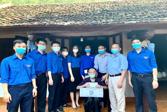 Công đoàn,  Đoàn thanh niên  Ngân hàng Hợp tác chi  nhánh  Thanh Hóa  tổ chức hoạt động tri ân nhân Ngày Thương binh - Liệt sỹ