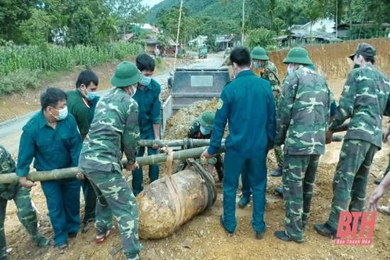 Hủy nổ thành công quả bom còn nguyên kíp nổ  tại xã Đồng Lương (Lang Chánh)