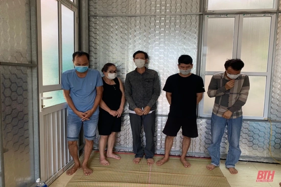 Triệt phá  ổ nhóm  đánh bạc  trong mùa dịch