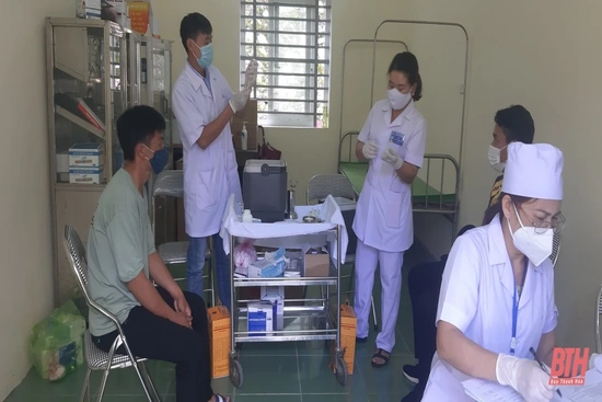 Huyện Mường Lát hoàn thành tiêm 1.300 liều vắc xin phòng COVID-19 đợt 8