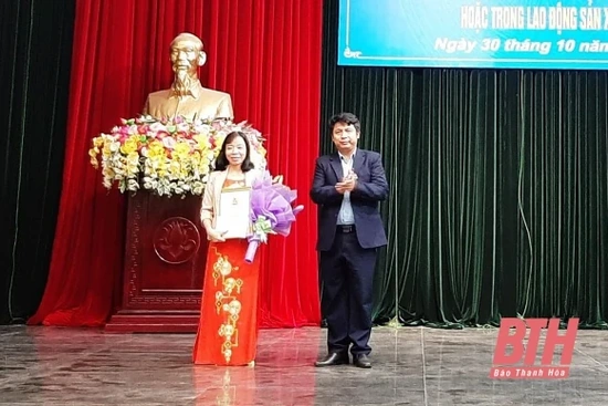 Tổng kết, trao giải Cuộc thi “Nét đẹp nữ công nhân, viên chức, lao động trong công tác phòng, chống dịch COVID-19 hoặc trong lao động sản xuất”