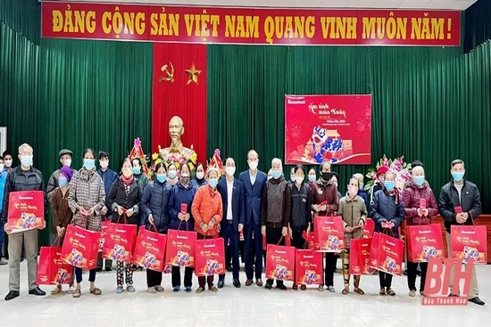 Sacombank lan tỏa yêu thương với chương trình ấm tình mùa xuân lần thứ 19 tại Thanh Hóa