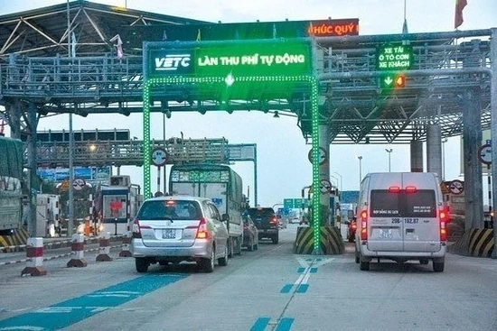 Tiếp tục triển khai thu phí dịch vụ sử dụng đường bộ theo hình thức điện tử không dừng trên địa bàn tỉnh Thanh Hóa
