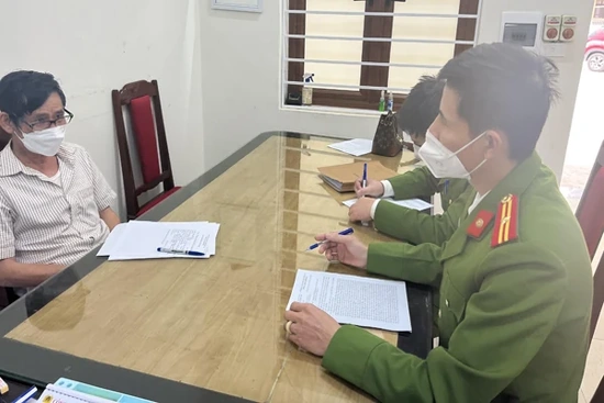 Bài học đắt giá cho trưởng thôn gây rối trật tự công cộng