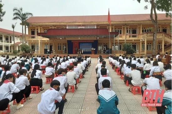 Thư viện lưu động mang “Ánh sáng tri thức” đến với học sinh vùng cao Như Thanh