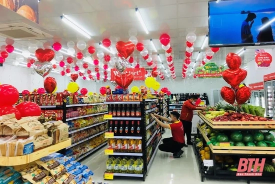 4 tháng đầu năm 2022 tổng mức bán lẻ hàng hóa và doanh thu dịch vụ tăng 12,5% so với cùng kỳ