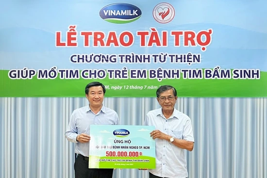 Vinamilk tiếp tục hỗ trợ 500 triệu đồng cho các bệnh nhi nghèo mổ tim năm 2022