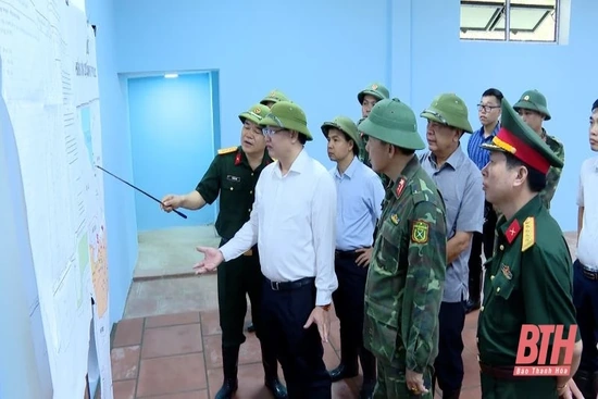Phó Chủ tịch UBND tỉnh Mai Xuân Liêm kiểm tra tiến độ xây dựng công trình bảo đảm diễn tập khu vực phòng thủ