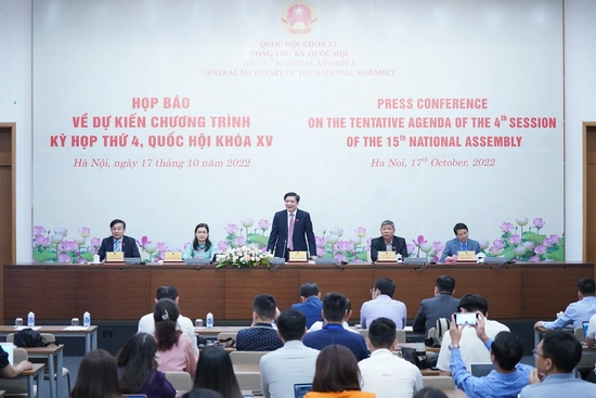 Chính phủ trình Quốc hội tăng lương cơ sở, tăng chi lương hưu, trợ cấp BHXH