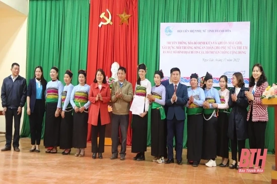 Truyền thông, ra mắt và tập huấn mô hình “Địa chỉ tin cậy tại cộng đồng”, “Tổ truyền thông cộng đồng”