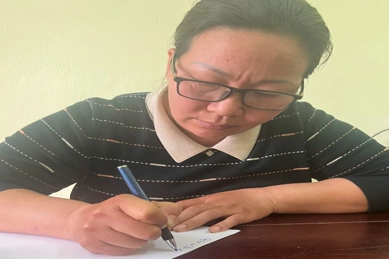 Giả vờ mua sim, trà trộn vào bưu điện để trộm cắp