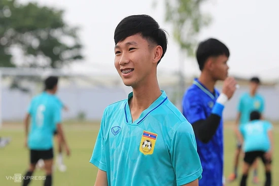 Tiền vệ Lào tự tin có thể cầm hòa U22 Việt Nam; Luka Modric nguy cơ bỏ lỡ màn so tài với Manchester City