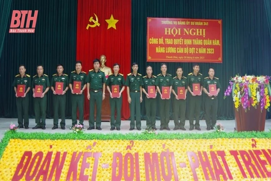 Sư đoàn 341 trao quyết định thăng quân hàm và nâng lương cán bộ năm 2023