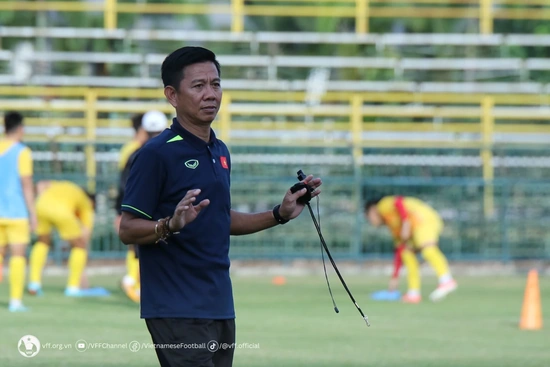 HLV Hoàng Anh Tuấn nổi giận, mời BTC vào cuộc khi U23 Việt Nam bị quay lén; Kylian Mbappe yêu cầu ban lãnh đạo đẩy Neymar rời PSG