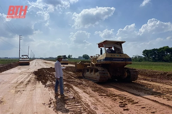 Hậu Lộc tập trung giải phóng mặt bằng, đẩy nhanh tiến độ đầu tư các dự án hạ tầng phục vụ phát triển kinh tế - xã hội