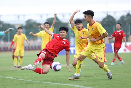 Bất ngờ thua đậm, U19 Đông Á Thanh Hóa mất ngôi đầu bảng