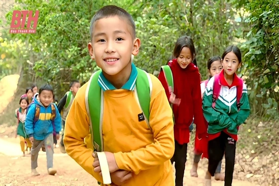 Nụ cười phía chân mây
