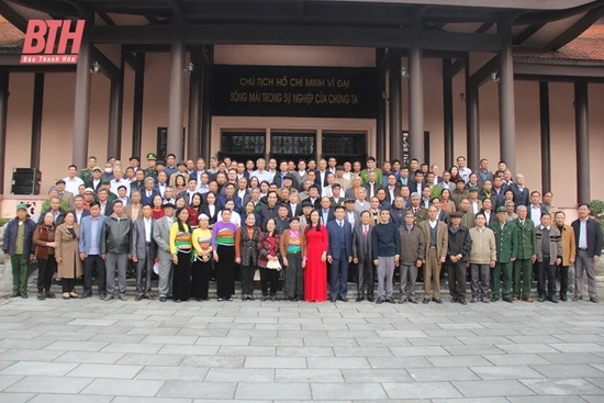Chương trình Mục tiêu quốc gia phát triển kinh tế - xã hội link m88 Dân tộc thiểu số và miền núi: Những thanh niên, người có uy tín tiêu biểu trong phát triển kinh tế link m88 dân tộc thiểu số