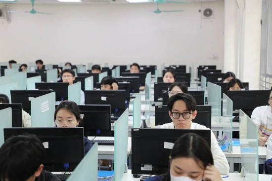 Hơn 11.000 thí sinh tranh tài để xét tuyển vào khoảng 90 trường đại học