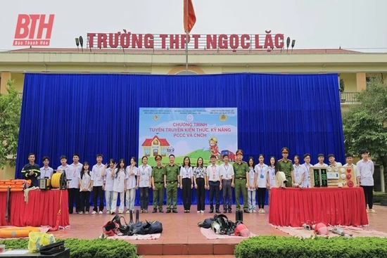 Ngọc Lặc: 1.500 học sinh, giáo viên được tuyên truyền kiến thức, kỹ năng PCCC và CNCH