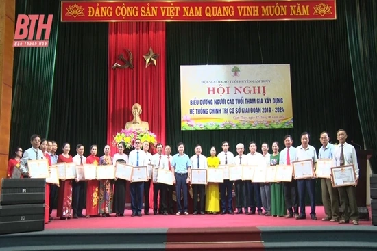 Cẩm Thủy biểu dương người cao tuổi tham gia xây dựng hệ thống chính trị cơ sở