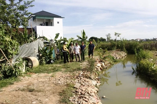 Thiệu Hóa: Dân gặp vướng mắc khi tự hiến đất, bỏ tiền mở đường dân sinh mới