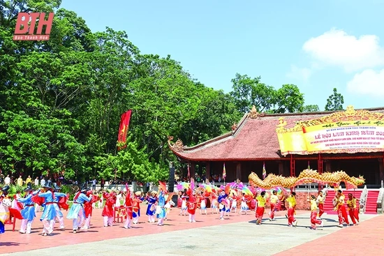 Văn hóa và con người xứ Thanh: Nguồn lực nội sinh cho phát triển bền vững (Bài 1) - Phát triển văn hóa hướng đến những giá trị tốt đẹp