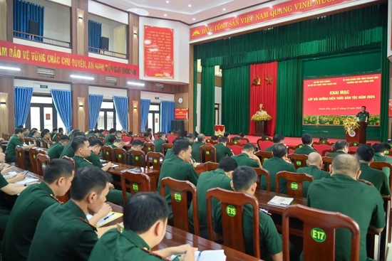 Bồi dưỡng kiến thức dân tộc cho cán bộ, chiến sĩ BĐBP