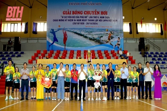 Giải Bóng chuyền hơi “Vì sự tiến bộ của phụ nữ” TP Sầm Sơn 2024 thành công tốt đẹp