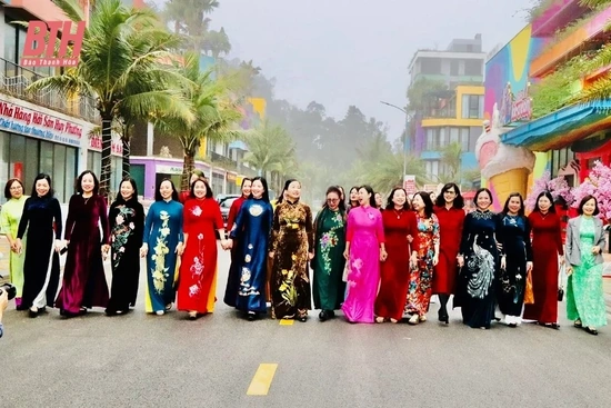 Các cấp Hội liên hiệp phụ nữ hưởng  ứng “Tuần lễ áo dài” và thực hiện nhiều  hoạt động  trọng tâm
