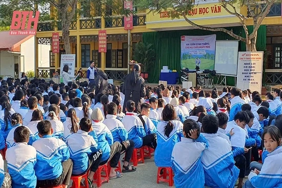 Bá Thước tuyên truyền, phổ biến pháp luật trong nhà trường