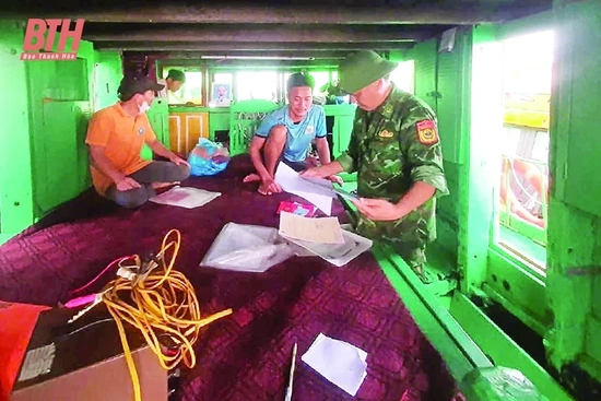 Những người lính biên phòng nơi chân sóng