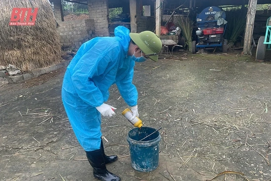 Vệ sinh, khử trùng phòng, chống dịch bệnh cho đàn vật nuôi